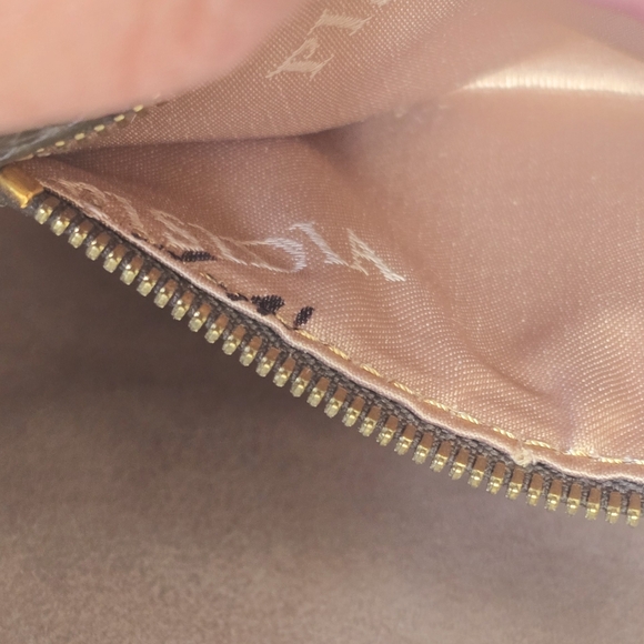 Pisidia Small Leather Handbag - Picture 13 of 16